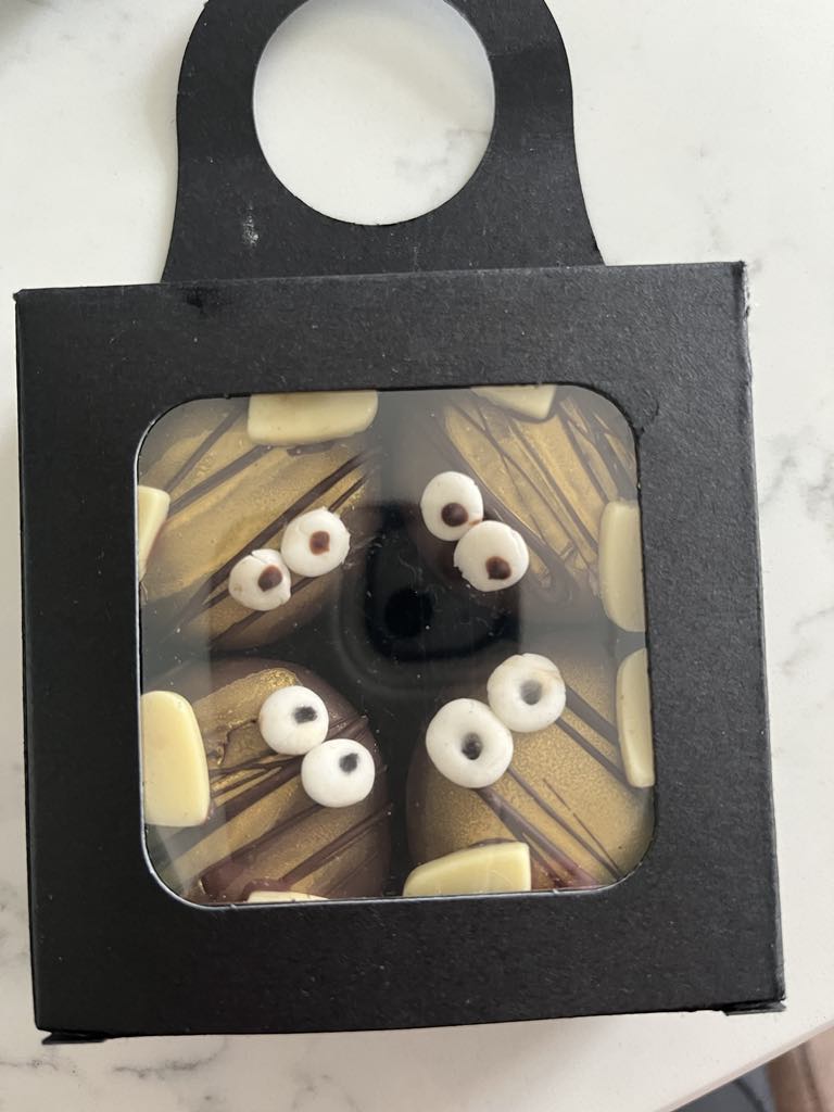 Honey Bee Mini cakes